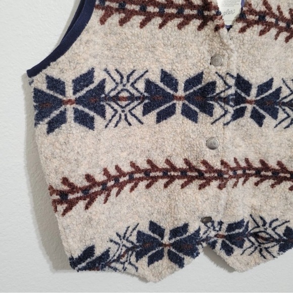 Vintage Wrangler Western Wear for Women Tribal Print Fleece Vest Cream
Size S - Picture 2 of 6
